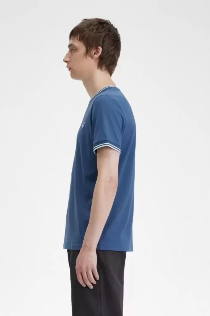 Tricou bărbătesc cu două vârfuri Tricou bărbătesc cu două vârfuri
