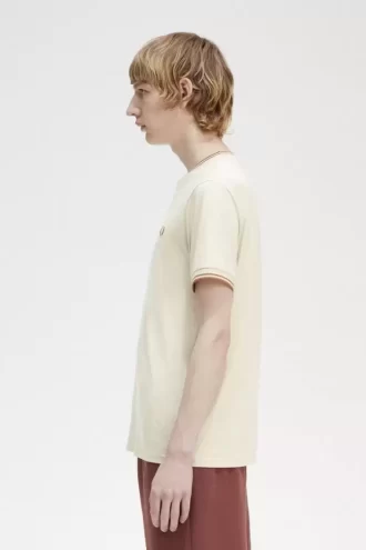Tricou bărbătesc cu două vârfuri