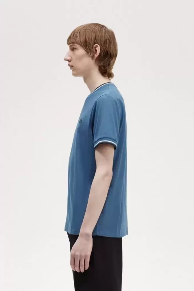 Tricou bărbătesc cu două vârfuri Tricou bărbătesc cu două vârfuri