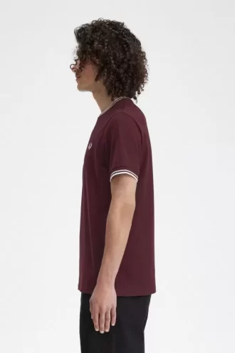 Tricou bărbătesc cu două vârfuri