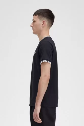 Tricou bărbătesc cu două vârfuri