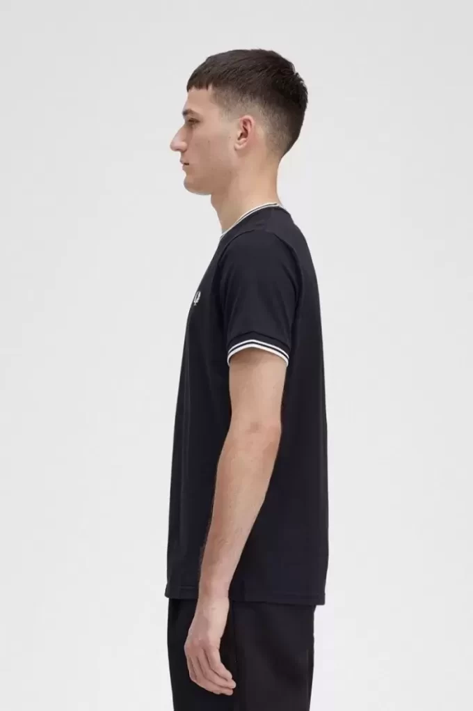 Tricou bărbătesc cu două vârfuri Tricou bărbătesc cu două vârfuri