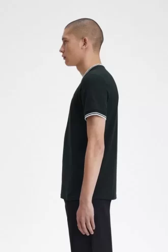 Tricou bărbătesc cu două vârfuri