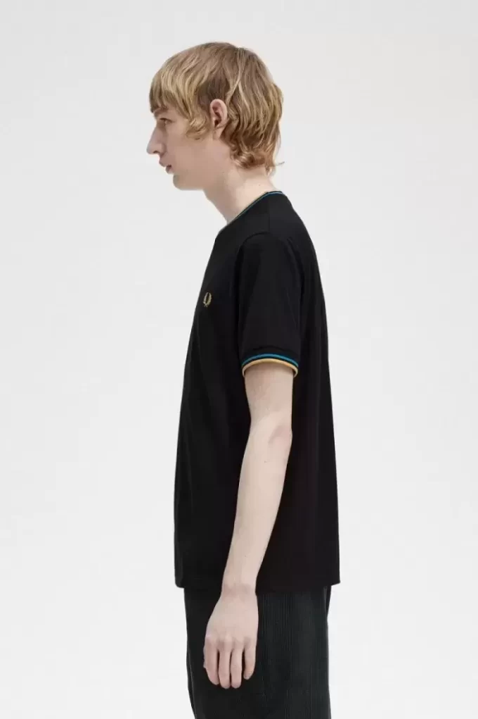 Tricou bărbătesc cu două vârfuri Tricou bărbătesc cu două vârfuri