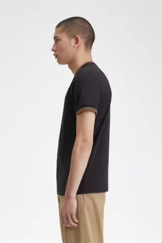 Tricou bărbătesc cu două vârfuri