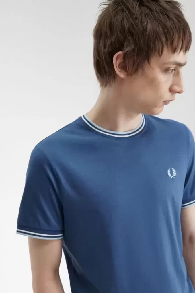 Tricou bărbătesc cu două vârfuri Tricou bărbătesc cu două vârfuri