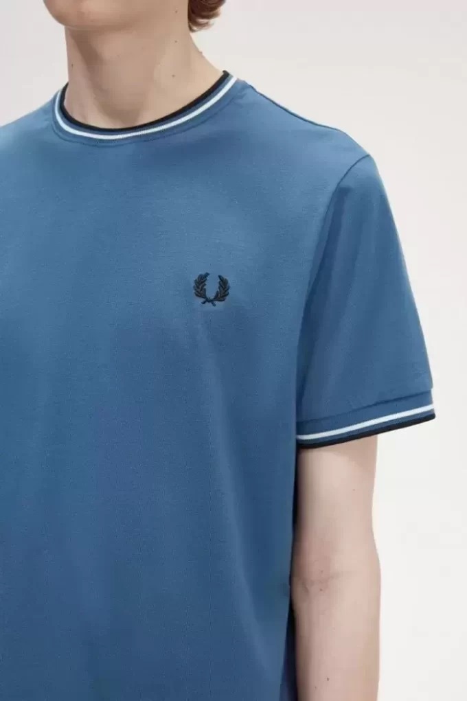 Tricou bărbătesc cu două vârfuri Tricou bărbătesc cu două vârfuri