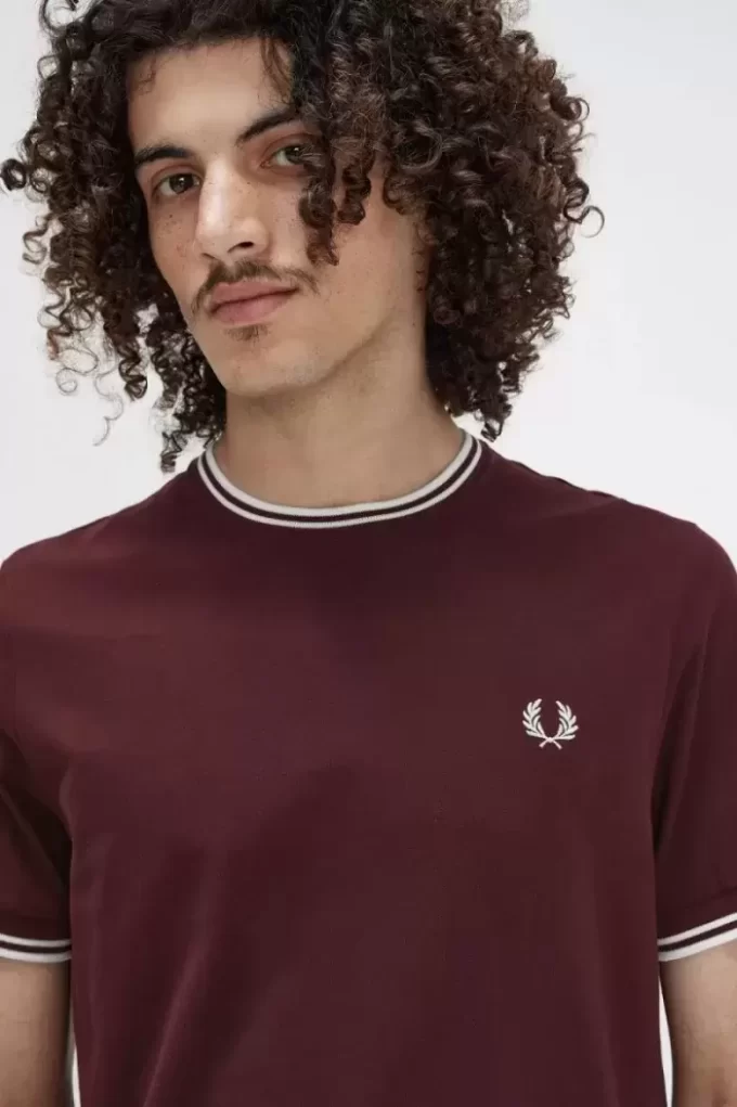 Tricou bărbătesc cu două vârfuri Tricou bărbătesc cu două vârfuri