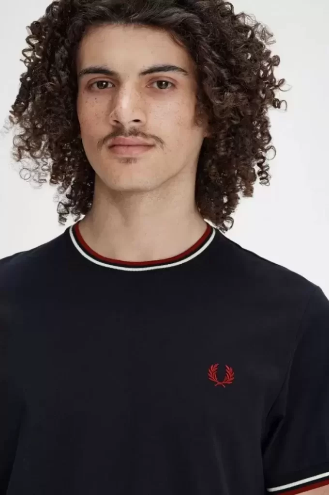 Tricou bărbătesc cu două vârfuri Tricou bărbătesc cu două vârfuri