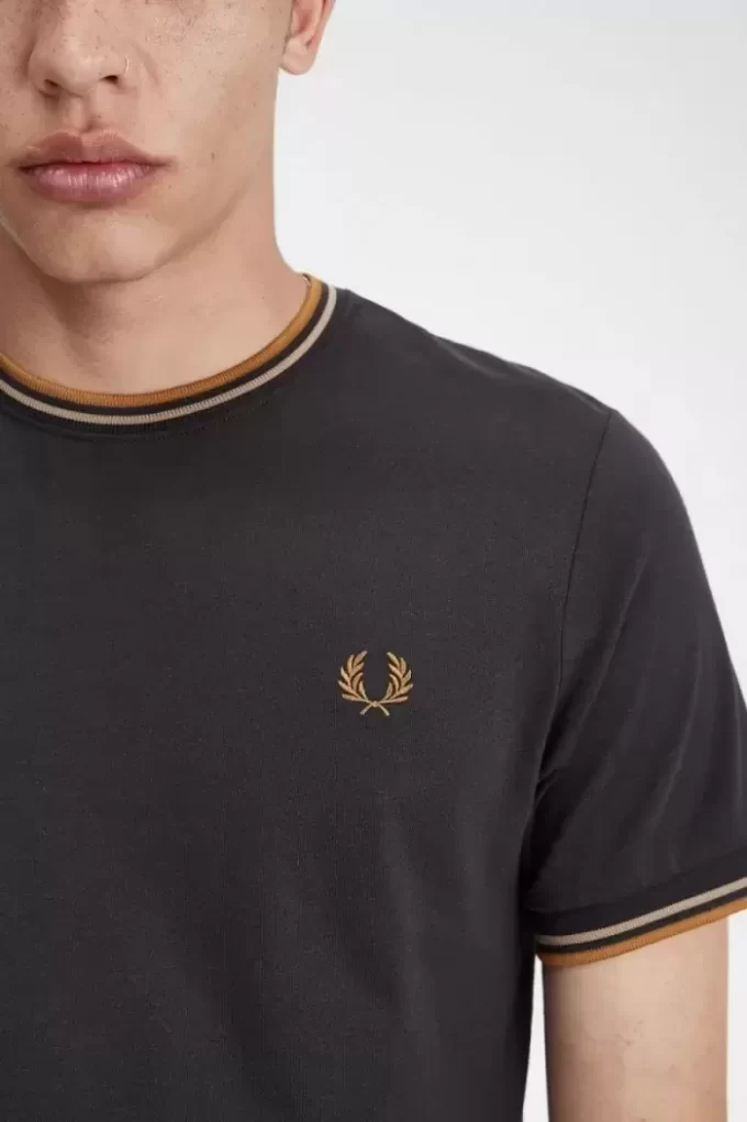 Tricou bărbătesc cu două vârfuri Tricou bărbătesc cu două vârfuri
