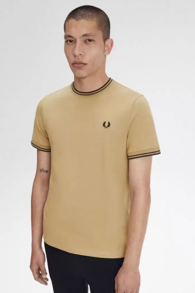 Tricou bărbătesc cu două vârfuri Tricou bărbătesc cu două vârfuri