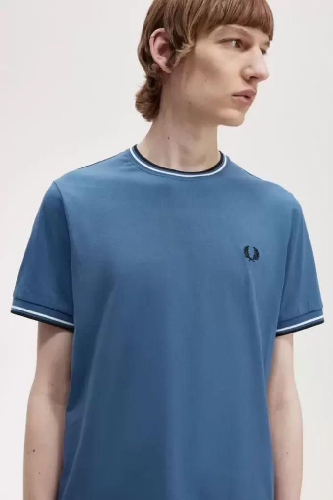 Tricou bărbătesc cu două vârfuri Tricou bărbătesc cu două vârfuri