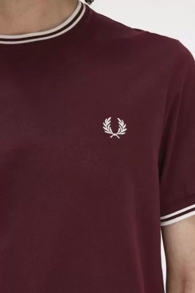 Tricou bărbătesc cu două vârfuri Tricou bărbătesc cu două vârfuri