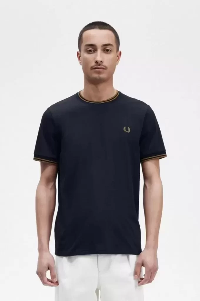 Tricou bărbătesc cu două vârfuri Tricou bărbătesc cu două vârfuri