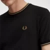 Tricou bărbătesc cu două vârfuri Tricou bărbătesc cu două vârfuri