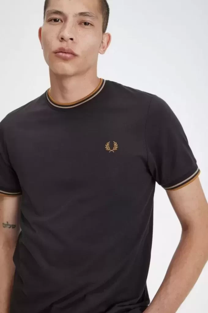 Tricou bărbătesc cu două vârfuri Tricou bărbătesc cu două vârfuri