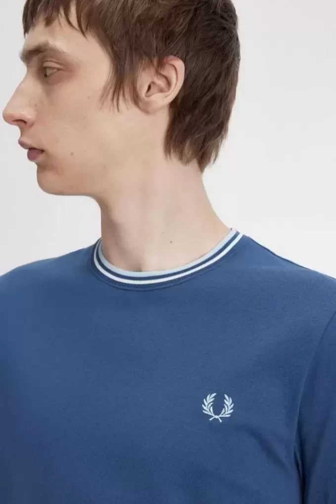 Tricou bărbătesc cu două vârfuri Tricou bărbătesc cu două vârfuri