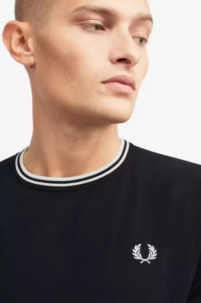 Tricou bărbătesc cu două vârfuri Tricou bărbătesc cu două vârfuri