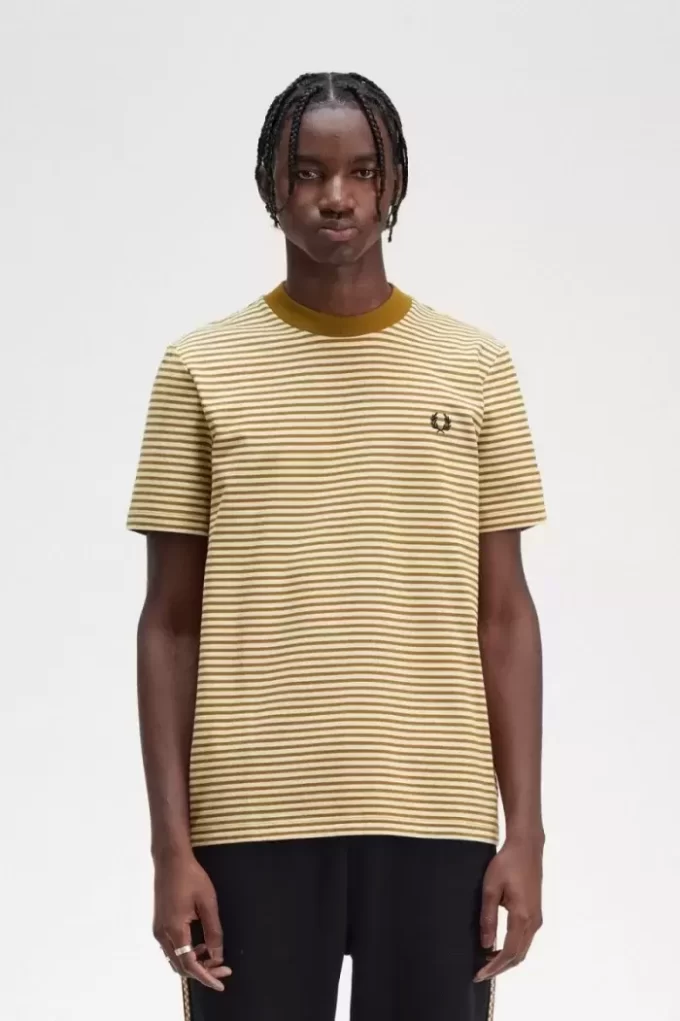 Tricou bărbătesc cu dungi fine, gros Tricou bărbătesc cu dungi fine, gros