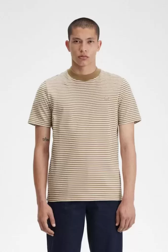 Tricou bărbătesc cu dungi fine, gros Tricou bărbătesc cu dungi fine, gros