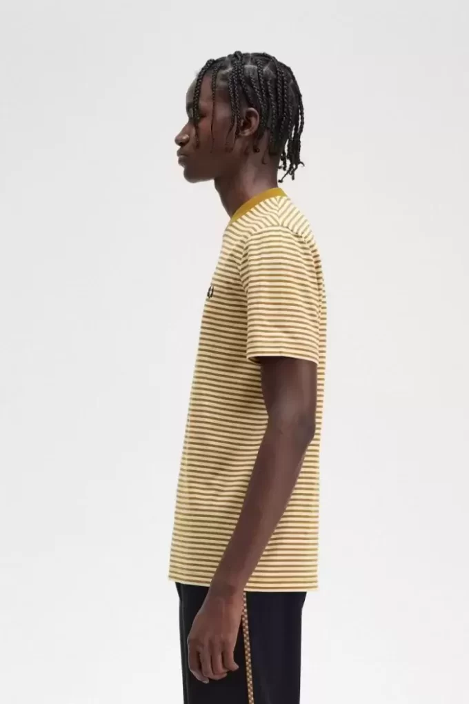 Tricou bărbătesc cu dungi fine, gros Tricou bărbătesc cu dungi fine, gros