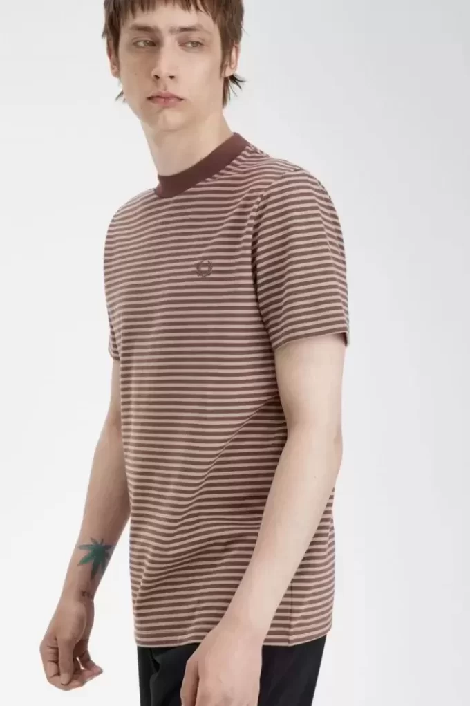 Tricou bărbătesc cu dungi fine, gros Tricou bărbătesc cu dungi fine, gros