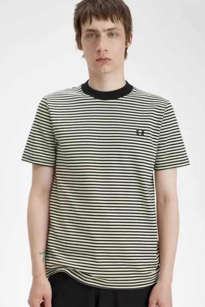 Tricou bărbătesc cu dungi fine, gros Tricou bărbătesc cu dungi fine, gros