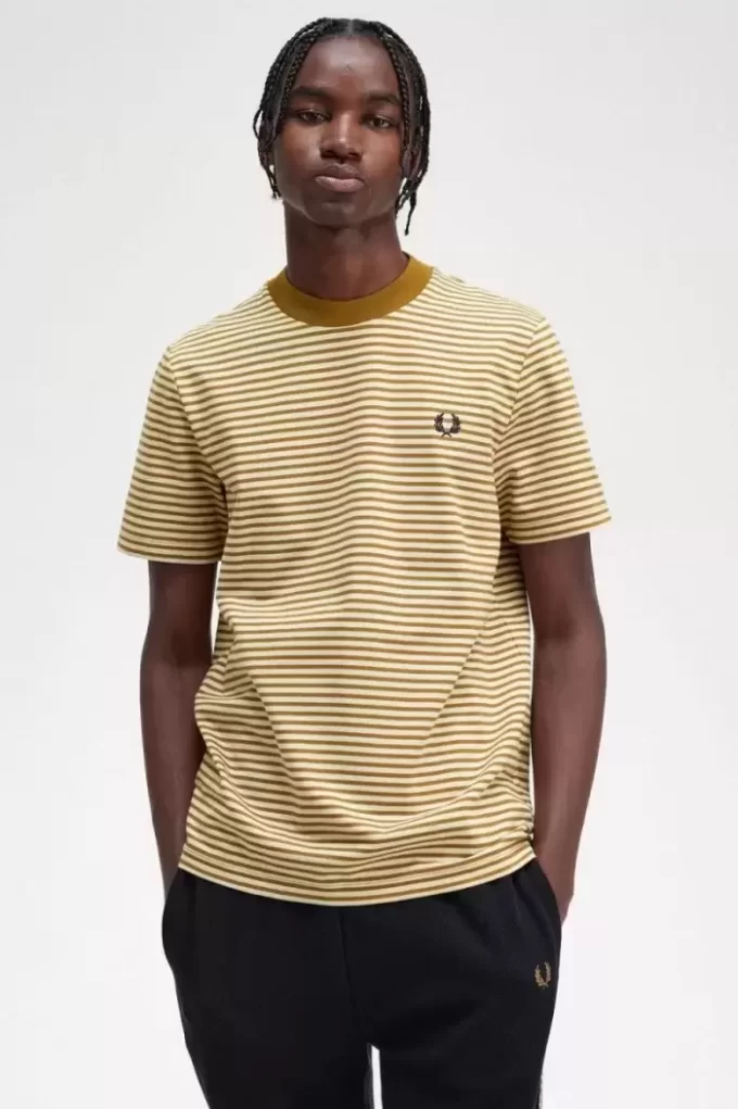 Tricou bărbătesc cu dungi fine, gros Tricou bărbătesc cu dungi fine, gros