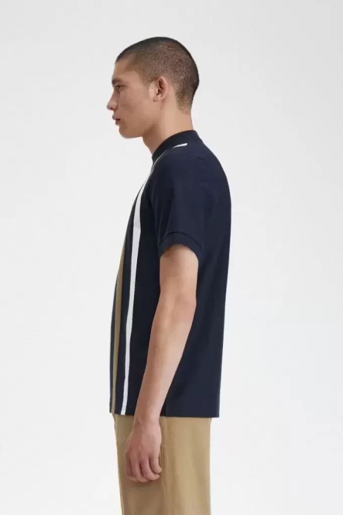 Tricou bărbătesc cu dungi gradiente Tricou bărbătesc cu dungi gradiente