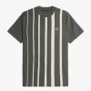 Tricou bărbătesc cu dungi gradiente Tricou bărbătesc cu dungi gradiente