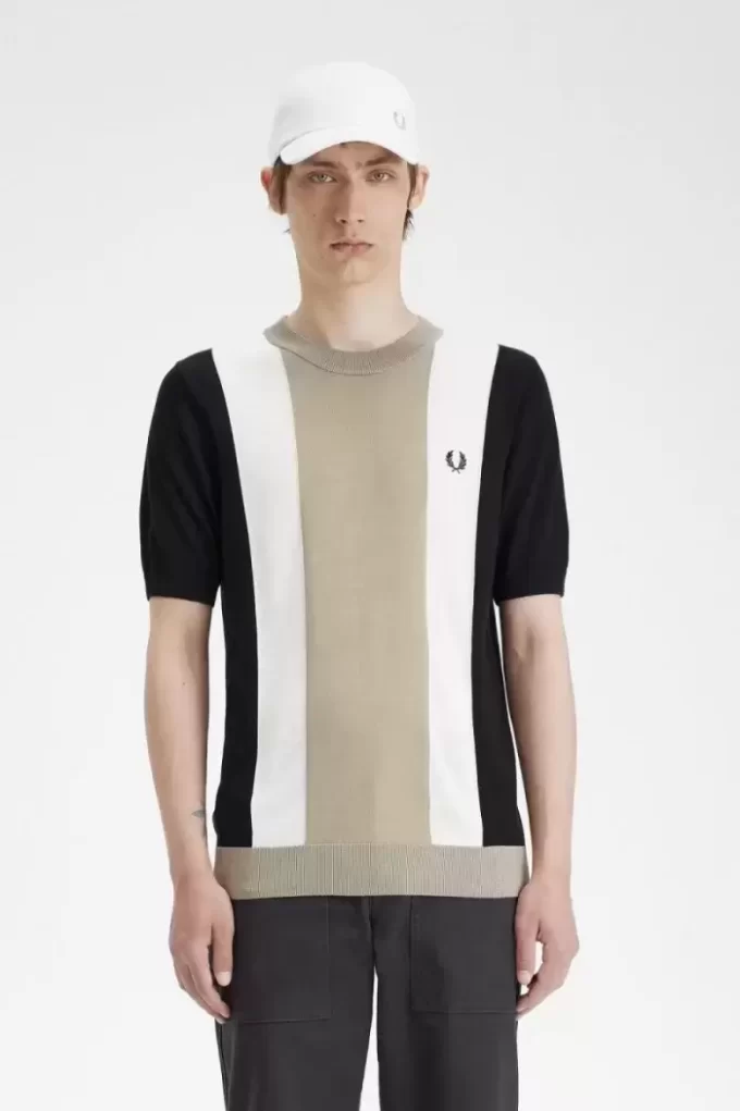 Tricou bărbătesc cu dungi, tricotat fin Tricou bărbătesc cu dungi, tricotat fin