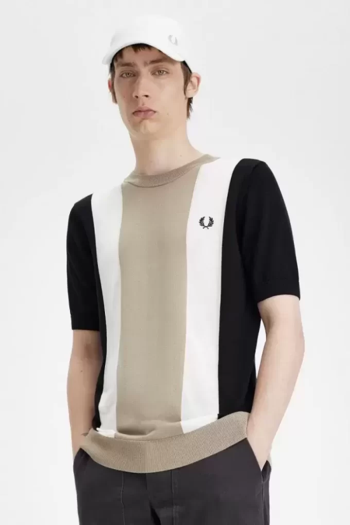 Tricou bărbătesc cu dungi, tricotat fin Tricou bărbătesc cu dungi, tricotat fin