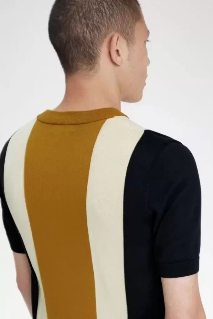 Tricou bărbătesc cu dungi, tricotat fin Tricou bărbătesc cu dungi, tricotat fin