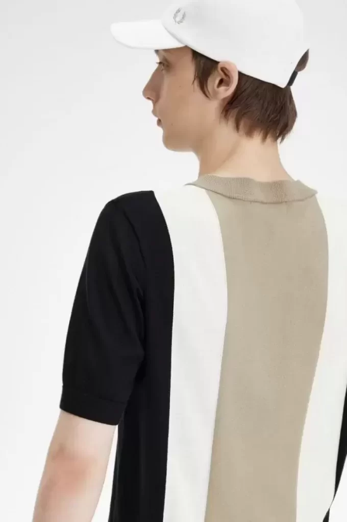 Tricou bărbătesc cu dungi, tricotat fin Tricou bărbătesc cu dungi, tricotat fin