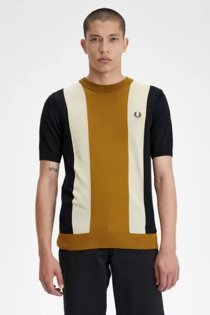 Tricou bărbătesc cu dungi, tricotat fin Tricou bărbătesc cu dungi, tricotat fin