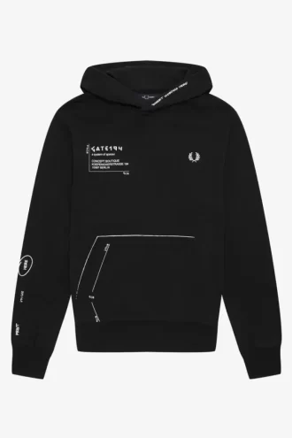 Tricou bărbătesc cu glugă și imprimeu