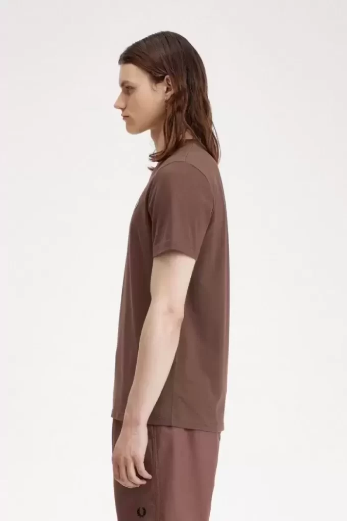 Tricou bărbătesc cu guler rotund Tricou bărbătesc cu guler rotund