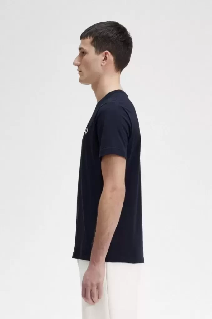 Tricou bărbătesc cu guler rotund Tricou bărbătesc cu guler rotund