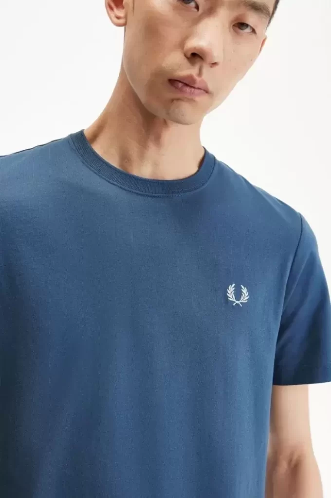 Tricou bărbătesc cu guler rotund Tricou bărbătesc cu guler rotund