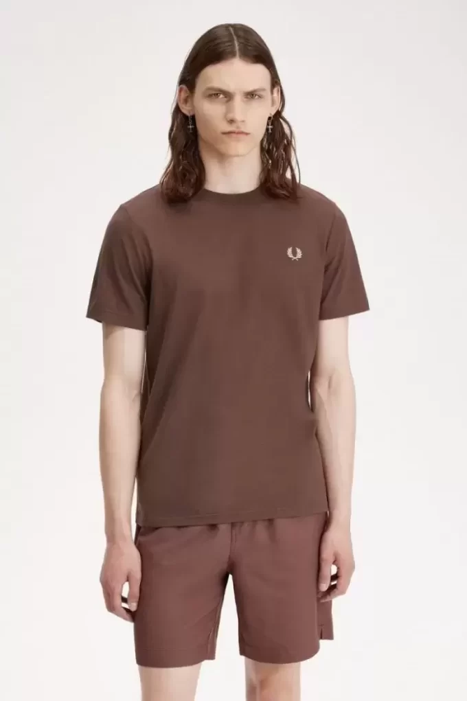 Tricou bărbătesc cu guler rotund Tricou bărbătesc cu guler rotund