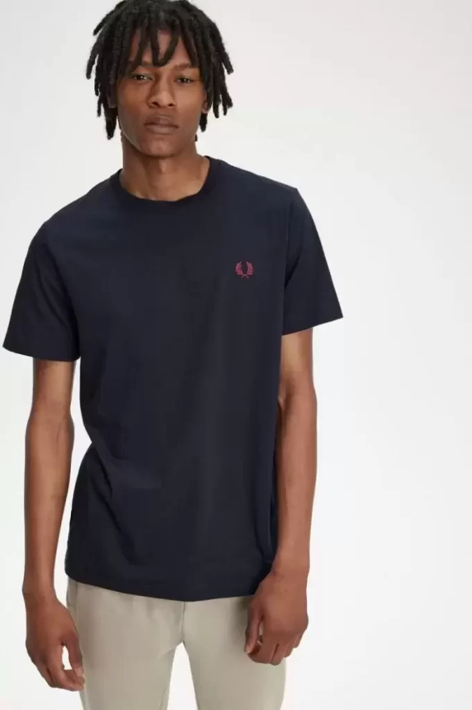 Tricou bărbătesc cu guler rotund Tricou bărbătesc cu guler rotund