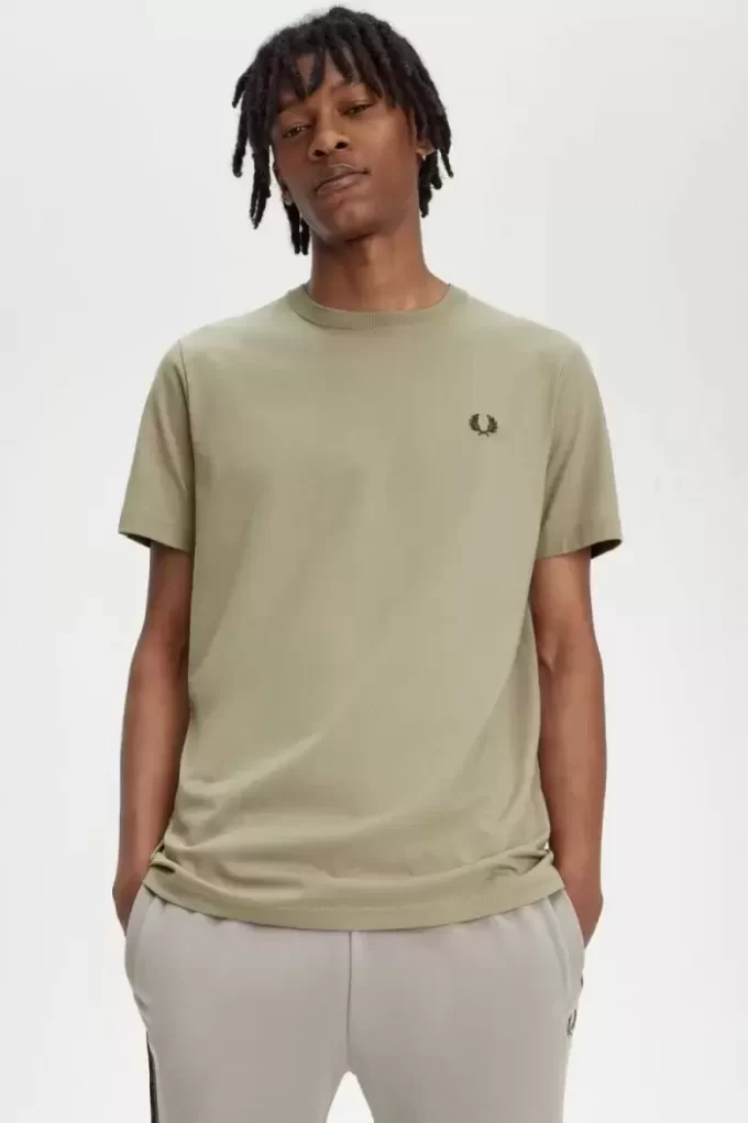 Tricou bărbătesc cu guler rotund Tricou bărbătesc cu guler rotund