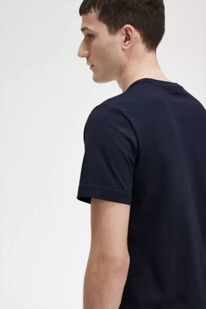 Tricou bărbătesc cu guler rotund Tricou bărbătesc cu guler rotund