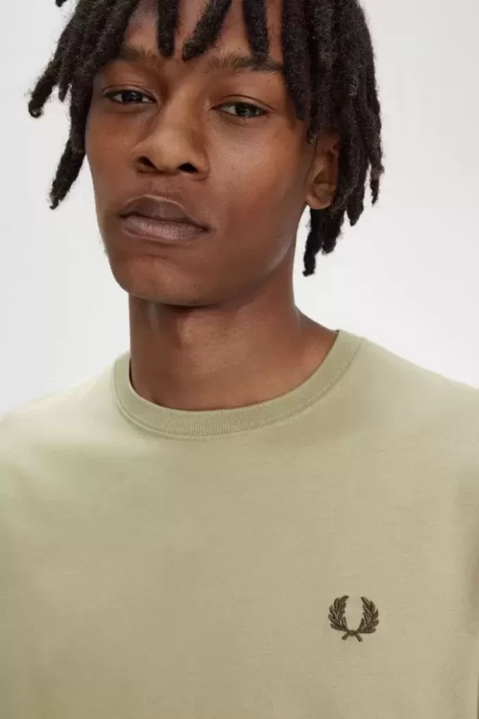 Tricou bărbătesc cu guler rotund Tricou bărbătesc cu guler rotund
