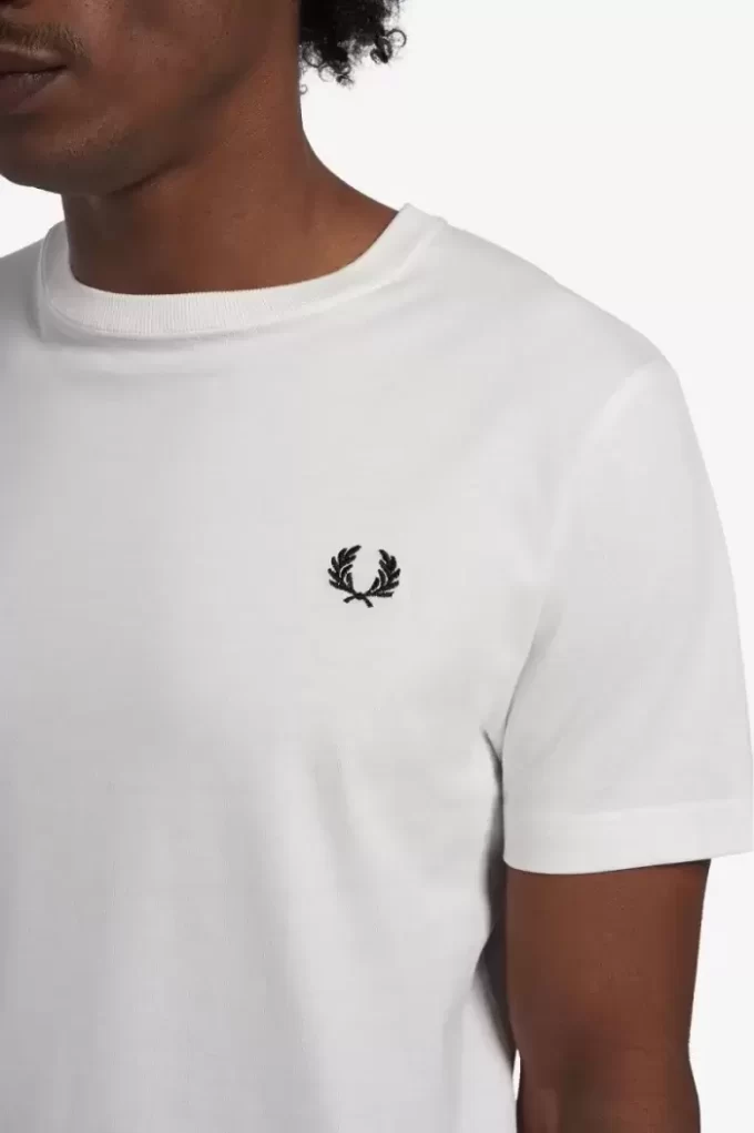 Tricou bărbătesc cu guler rotund Tricou bărbătesc cu guler rotund