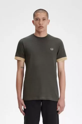 Tricou bărbătesc cu manșetă în dungi