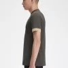 Tricou bărbătesc cu manșetă în dungi Tricou bărbătesc cu manșetă în dungi