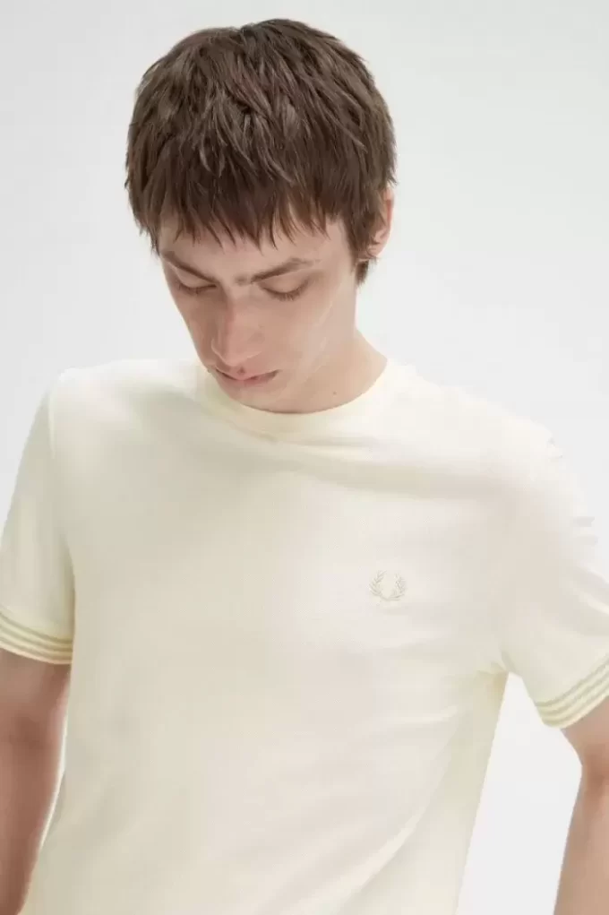 Tricou bărbătesc cu manșetă în dungi Tricou bărbătesc cu manșetă în dungi