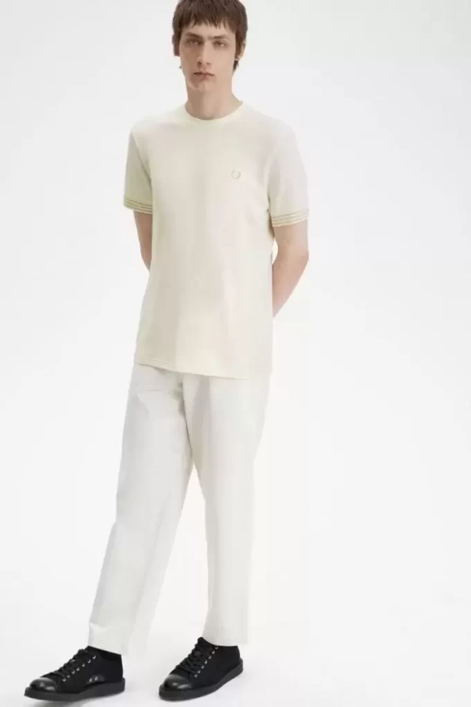 Tricou bărbătesc cu manșetă în dungi Tricou bărbătesc cu manșetă în dungi