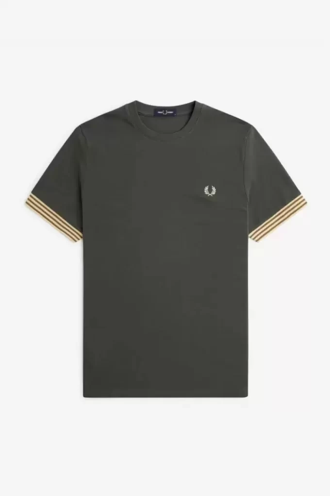 Tricou bărbătesc cu manșetă în dungi Tricou bărbătesc cu manșetă în dungi